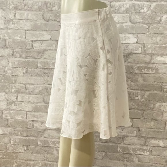 Suzy Shier Floral Sheer Skirt **MINT CONDITION** - Picture 2 of 7